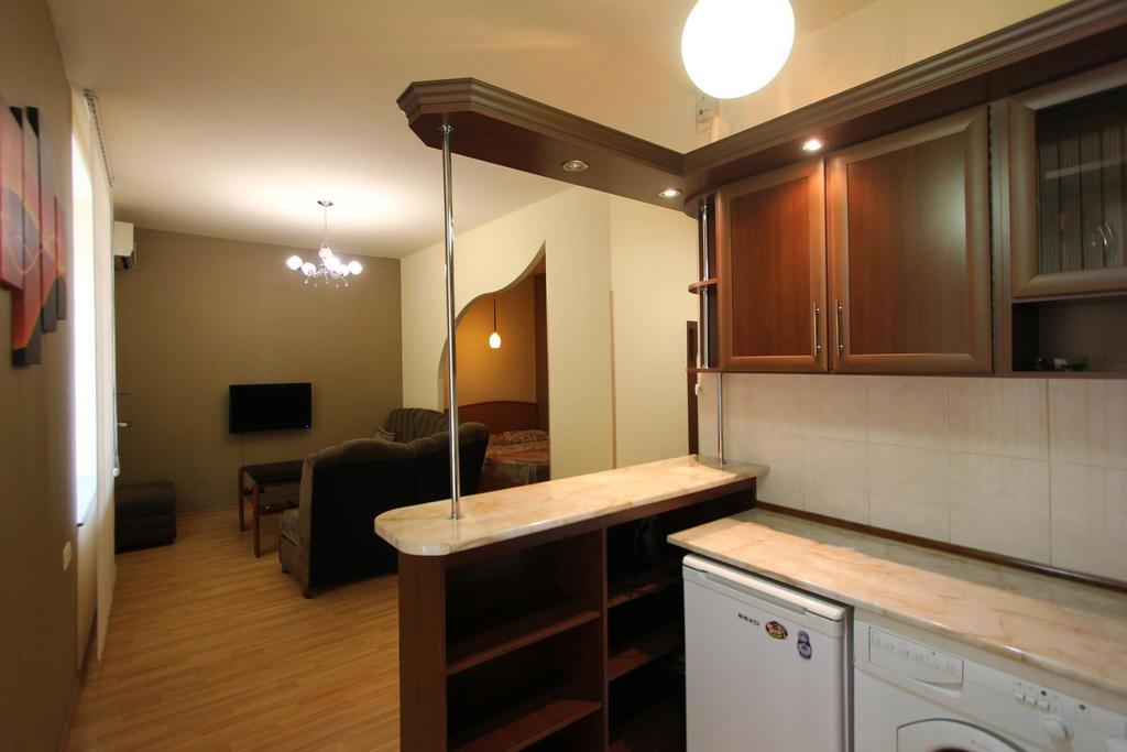 Studio With Balcony On Sayat Nova Avenue Ереван Екстериор снимка